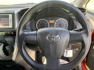 2011 Toyota WISH - Thumbnail